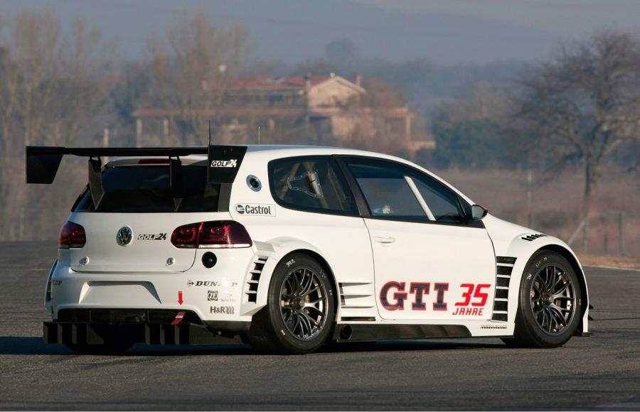  Volkswagen Golf24 24h Nurburgring 2011 года  (фото 8 из 34)